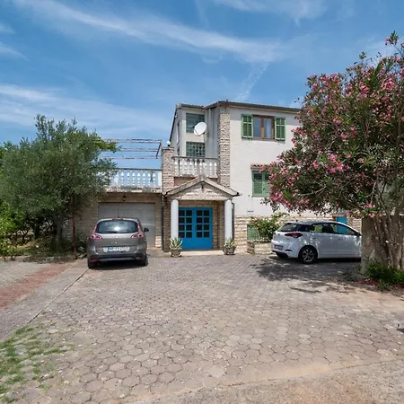 Mrljane 327b شقة *