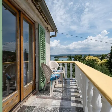 Apartment Mrljane 327b Nevidane