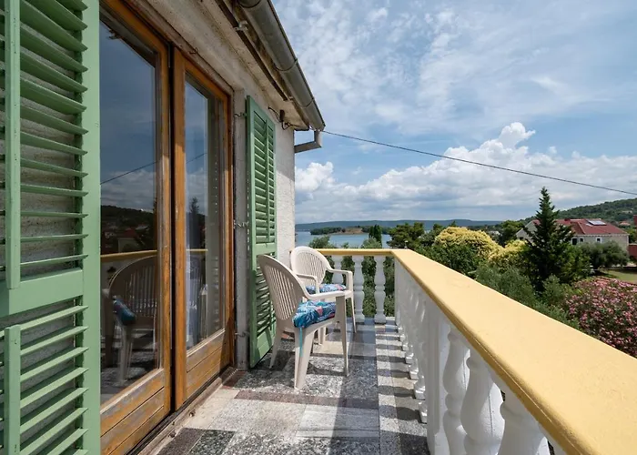 아파트 Mrljane 327b Neviđane